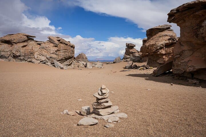 Salar de Uyuni Private Full-Day Tour: Salt Flats, Incahuasi & Tunupa Sunset