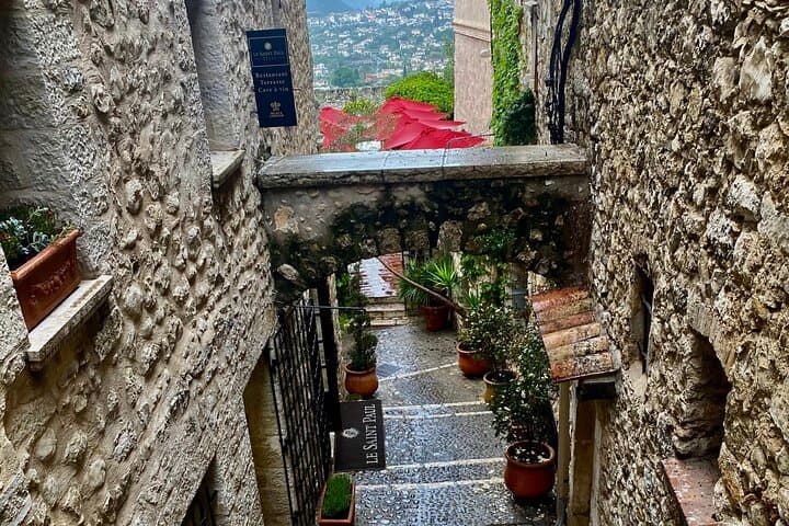 Alpes-Maritimes Private Day Tour: Antibes, St-Paul-de-Vence & Cannes photo 4