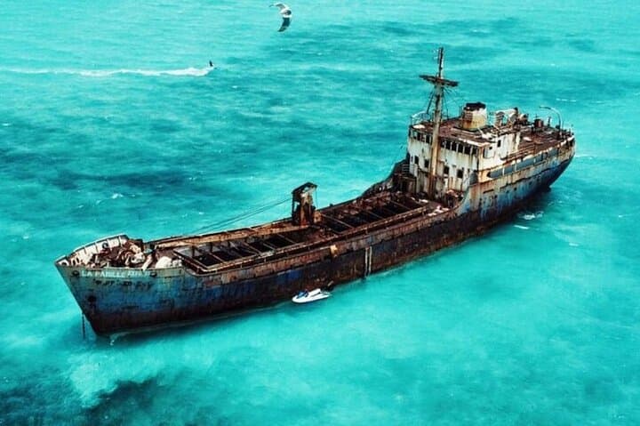 Private 1-Hour Famous Shipwreck Jetski Tour in Providenciales