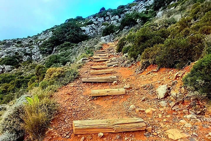 Private 4-Hour Hike on Mount Stroumboulas — Views Over Heraklion & the Aegean photo 3