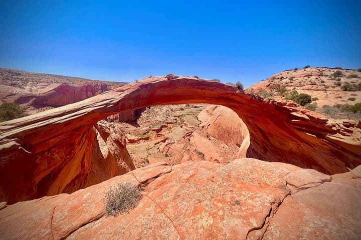 Eggshell Arch Day Truck Tour: Navajo Mountain Scenic Drive and Cultural Visit