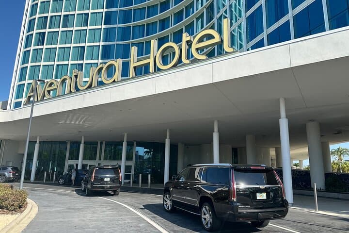 Private Luxury SUV Transfers from Orlando MCO to Disney Resorts photo 2