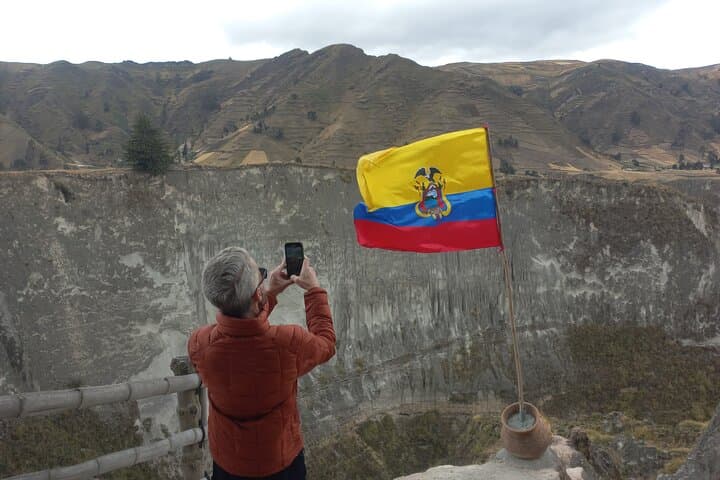 Quilotoa Crater Lagoon Private Tour — Day Trip from Quito photo 5