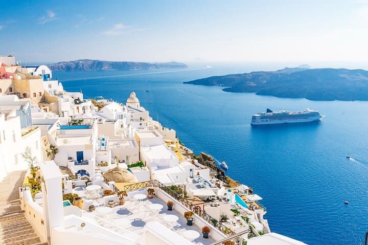 Santorini Day Trip from Crete — Speed Ferry to Oia & Fira in One Day photo 2