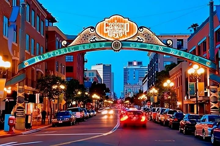 San Diego Must-See Walking Tour: Gaslamp, Santa Fe Depot & USS Midway photo 2