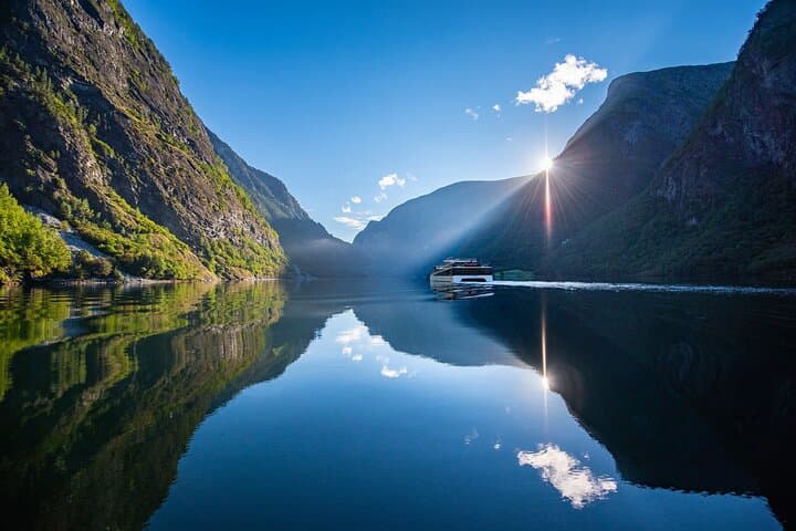 Private Premium Nærøyfjord Cruise and Flåm Railway from Bergen photo 2
