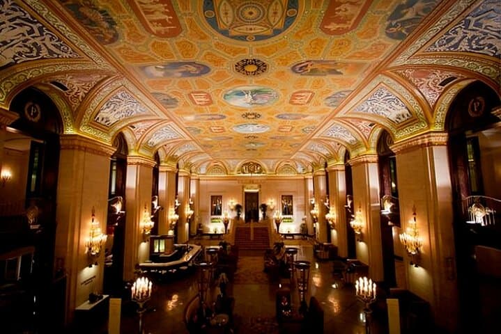 Chicago Loop Art Deco Private Walking Tour — 1920s Architecture & Jazz Age Facades photo 4
