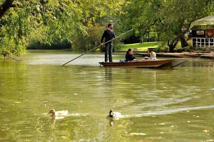 Oxford Punting on the Cherwell: Guided 1-Hour Private Punt with Oxbridge Tours photo 1