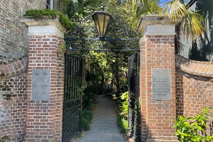 Charleston Self-Guided Historic Downtown Walking Tour