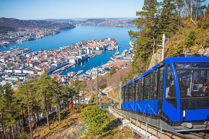 Private Guided Bergen City Sightseeing: Personalized Tour of Bryggen, Fløyen & Fantoft photo 5
