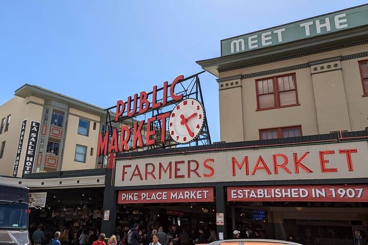 Seattle Scavenger Hunt Walking Tour: Pike Place, Space Needle & Waterfront Adventure photo 4