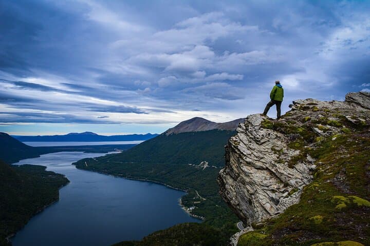 Discover Lakes Escondido and Fagnano: Sunset Dinner from Ushuaia