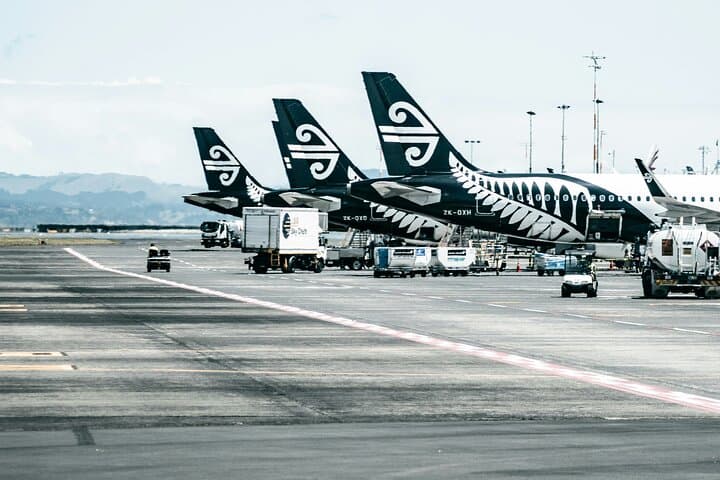 Smooth Arrival: Private Luxury Transfer Between Auckland Airport and Central Auckland photo 5