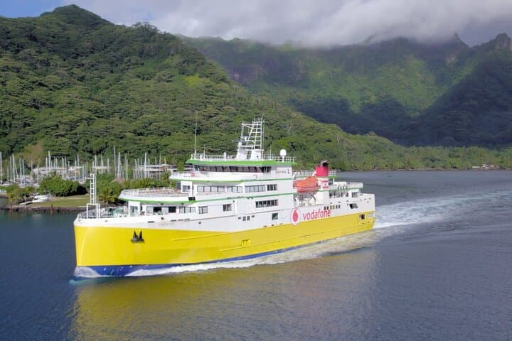 45-Minute Ferry from Papeete to Moorea: Smooth Crossings, Island Views
