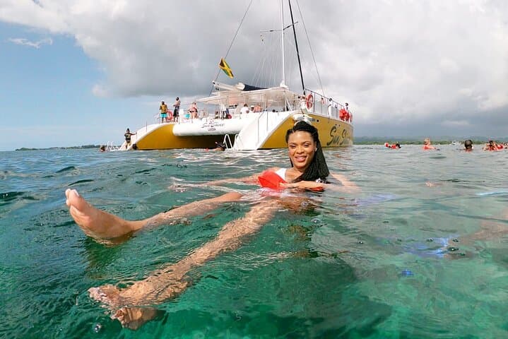 Negril Sunset Party Catamaran: Snorkel, Rick's Cafe & 7-Mile Beach Cruise photo 4