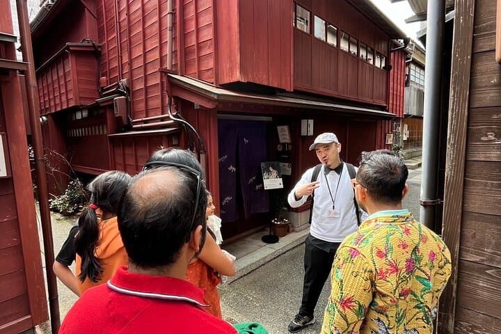 Kanazawa Ninja Temple E-Bike Tour: Cycle Through Samurai Streets and Secret Passages photo 4