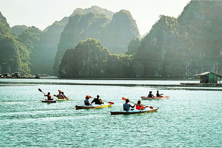 Half-Day Kayak and Boat Trip on Lan Ha Bay, Cat Ba Island