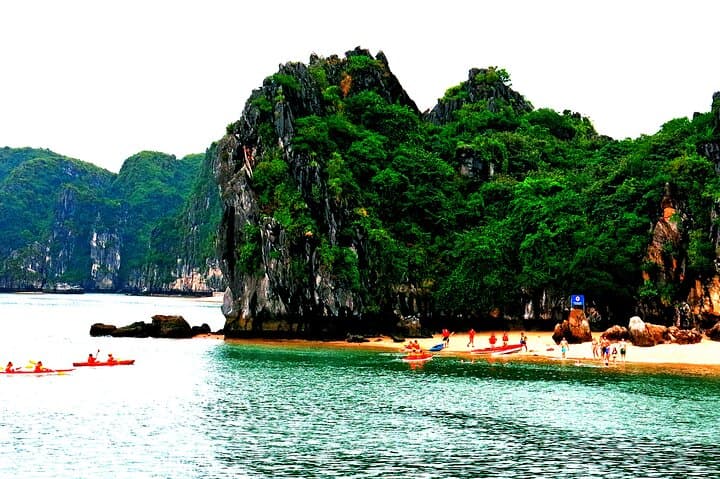 Half-Day Kayak and Boat Trip on Lan Ha Bay, Cat Ba Island photo 4