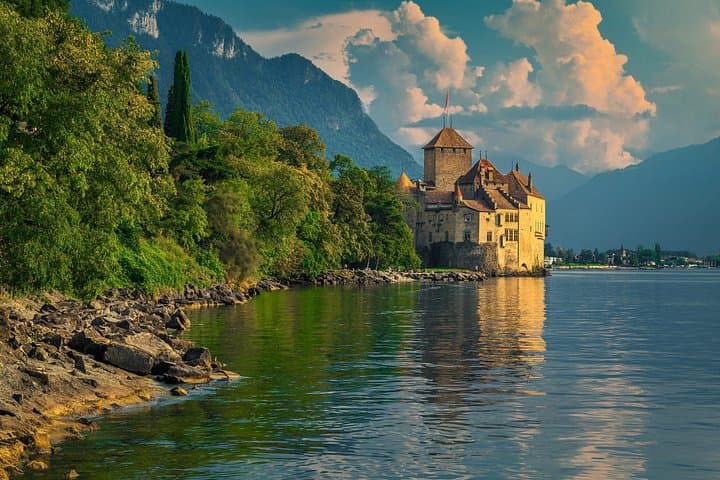 One-Day Scenic Swiss Experience: Stockhorn, GoldenPass & Montreux photo 1