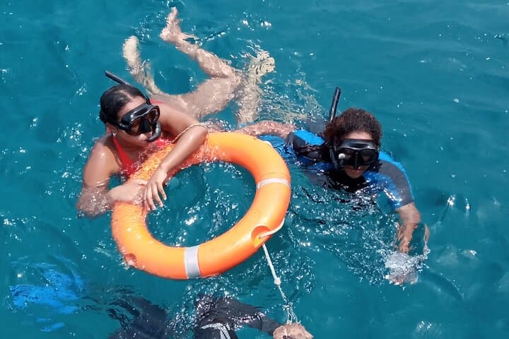 Kisite Mpunguti Dolphin Safari and Wasini Island Snorkel — Day Trip from Diani Beach photo 6