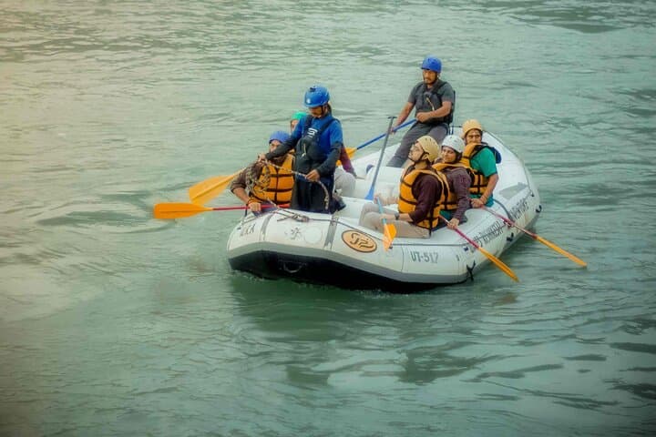 Ganga Whitewater: Shivpuri to NIM Beach Rafting in Rishikesh photo 3