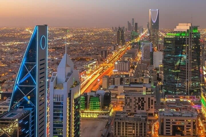 Riyadh in Six Hours: Private Tour of Masmak, Souq al-Zal, National Museum & Diriyah