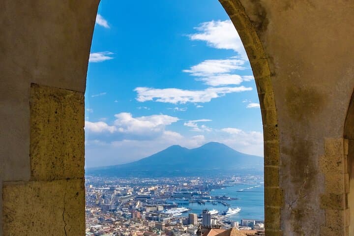 Private Panoramic Tour of Naples: Historical Highlights by Car photo 2