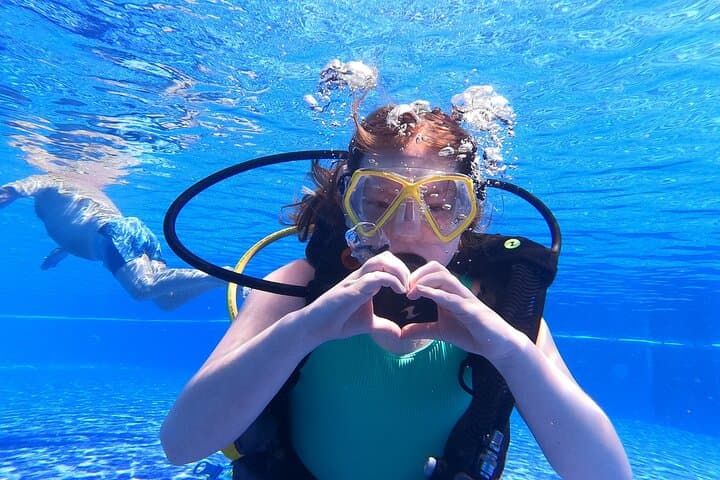 Kids Bubble Maker Pool Dive in Costa Adeje — 2-Hour Intro to Diving photo 3
