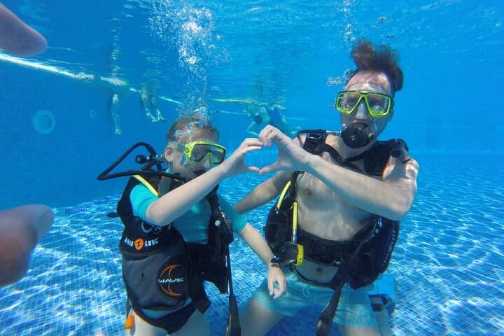 Kids Bubble Maker Pool Dive in Costa Adeje — 2-Hour Intro to Diving photo 4