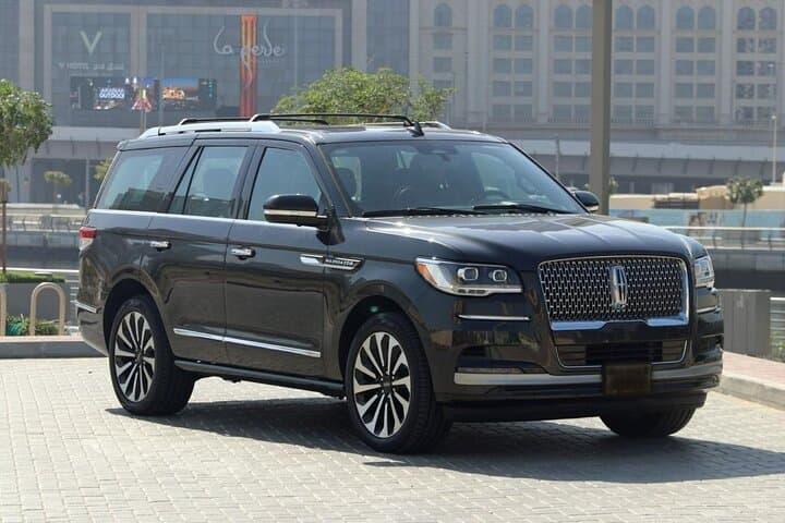 Dubai Private Full-Day Luxury Car and Driver — Comfort, Flexibility & Local Navigation photo 5