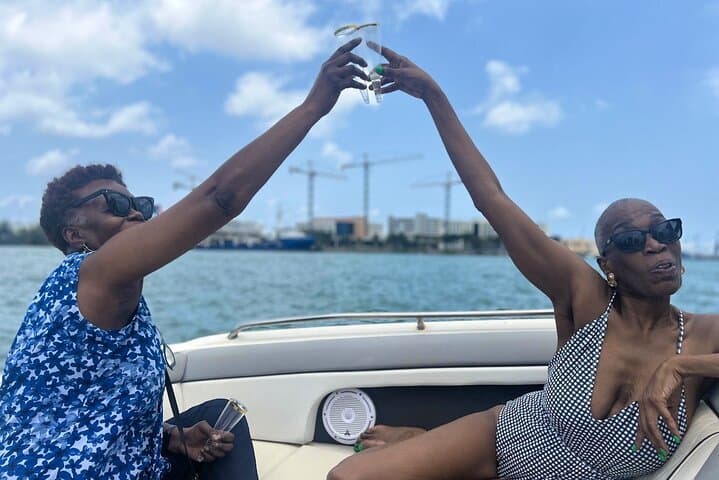 Private Miami Boat Tour with Champagne, Sandbars & Floating Mat photo 3
