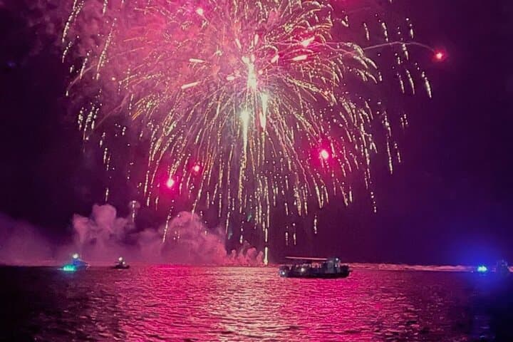 Destin Fireworks Cruise: Front-Row Harbor Boat Tour & Sunset Fireworks