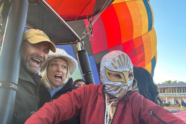 Dawn Hot Air Balloon Over Teotihuacan with La Gruta Breakfast
