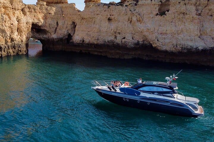 Luxury Private Yacht Full-Day Coastal Escape with Drinks in Lagos