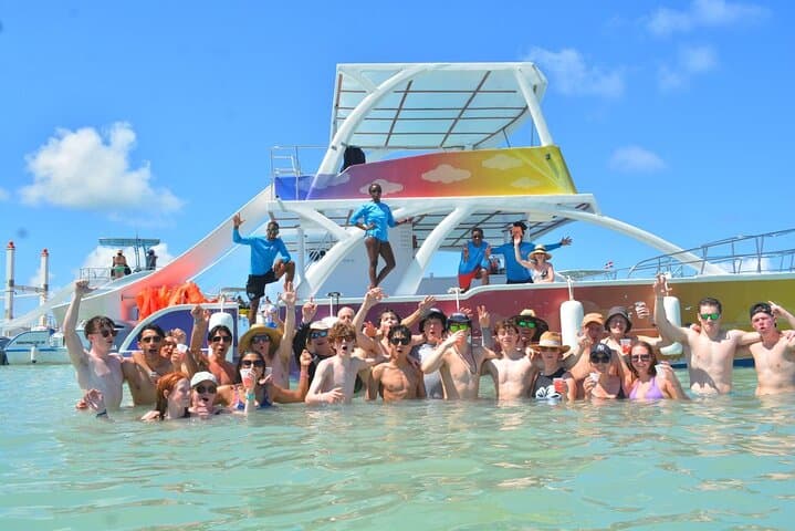 Punta Cana Parasailing Party Boat: Open-Bar Ocean Adventure