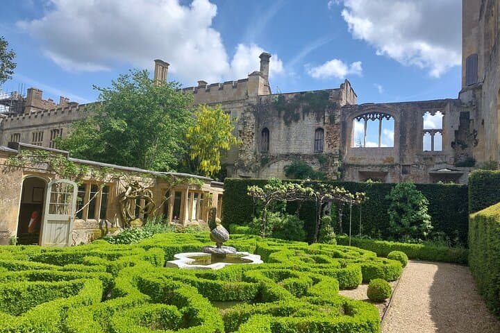 Private Sudeley Castle & Cotswolds Day Tour from London photo 2