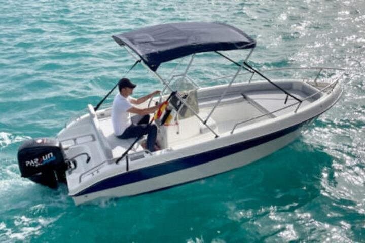 Skipper-for-a-Day: 4-Hour License-Free Boat Rental in Torrevieja photo 3
