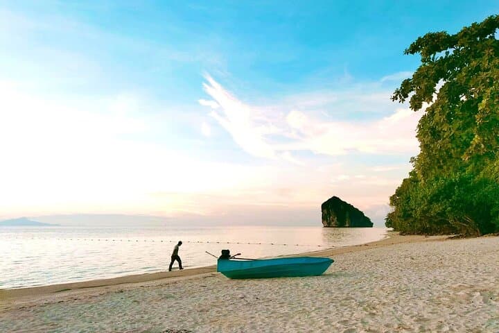 Phi Phi Islands Speedboat Day Trip: Maya Bay, Pileh Lagoon & Snorkeling from Phuket photo 4