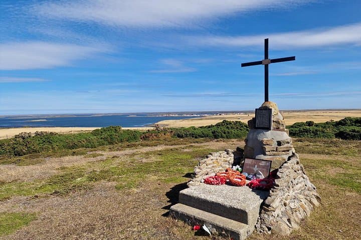 Stanley to Goose Green: 1982 Falklands War Memorials Tour (5–6 hrs) photo 1