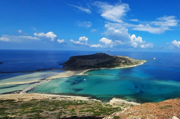 Balos Lagoon Private Jeep Tour with Lunch: Jeep, Hike and Lagoon Swim from Chania