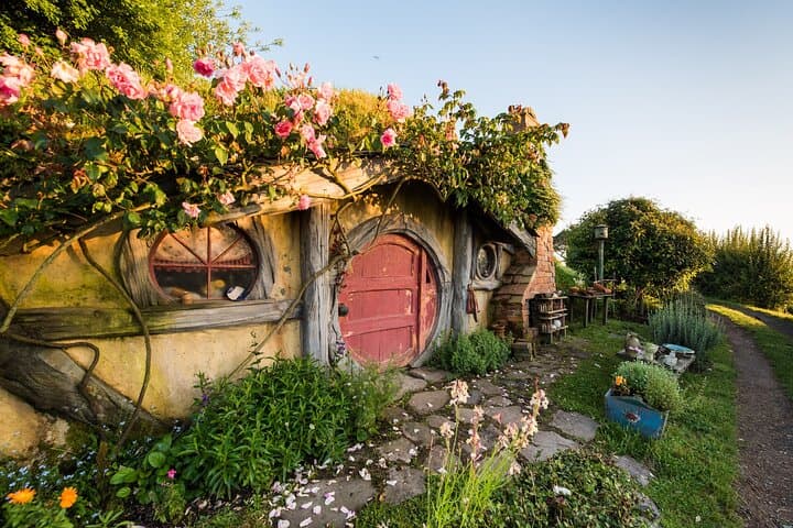 Hobbiton Small-Group Tour from Auckland — Explore the Shire Movie Set photo 2