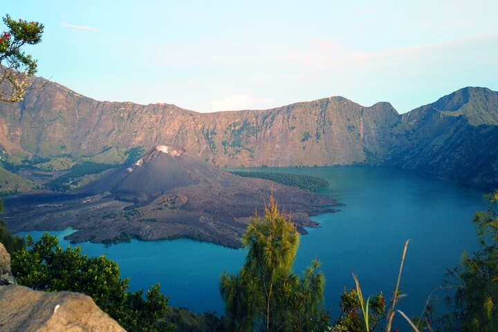 Rinjani Hike: 3-Day Summit, Crater Lake & Hot Springs Trek photo 3