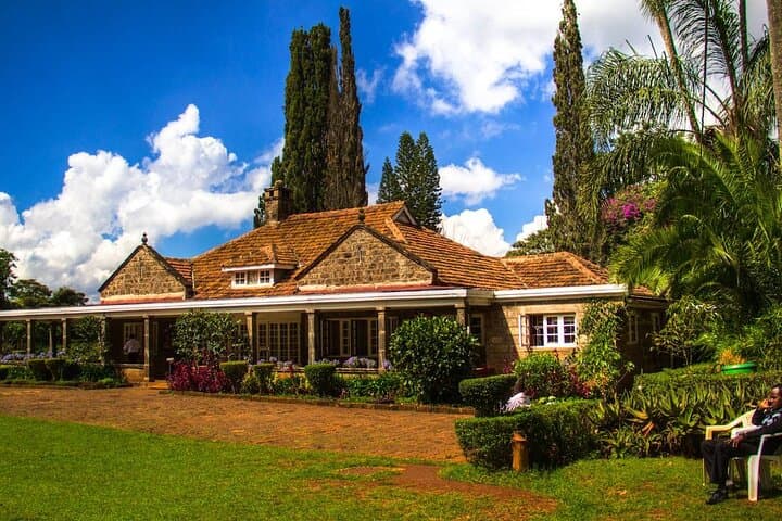 Full-Day Nairobi: Giraffe Centre, Karen Blixen Museum, Kobe Beads & Bomas Cultural Dances photo 4