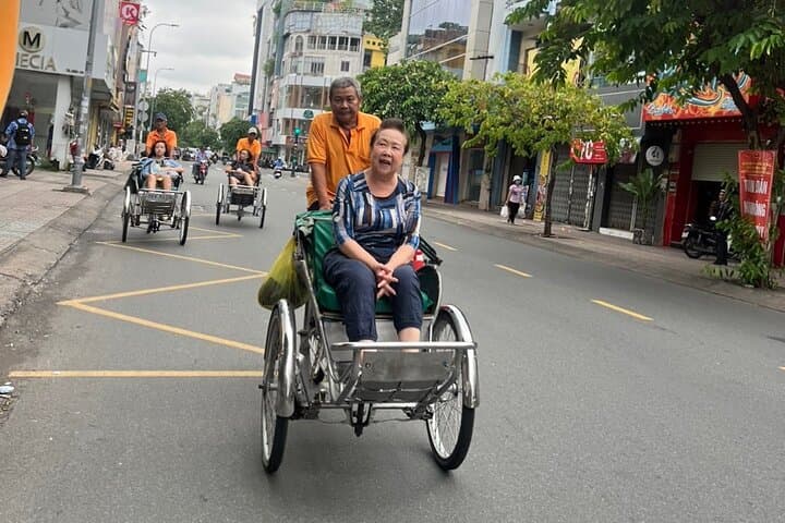 Ho Chi Minh City Cyclo Tour: Private Panoramic Ride Through District 1 photo 2