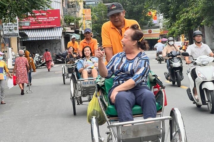 Ho Chi Minh City Cyclo Tour: Private Panoramic Ride Through District 1 photo 3