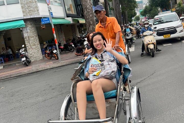 Ho Chi Minh City Cyclo Tour: Private Panoramic Ride Through District 1 photo 4
