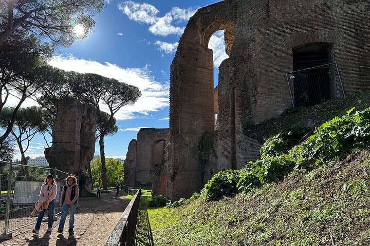 Last-Entry Colosseum Arena Access & Rooftop Aperitif — Private Evening Tour in Rome photo 2