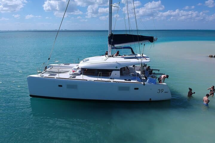 Private Luxury Catamaran Charter to Stingray City & Snorkel — Grand Cayman