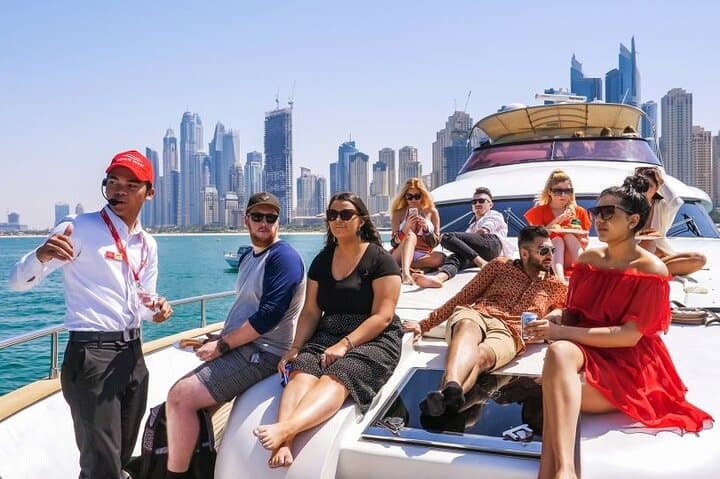 Dubai Marina Yacht Cruise with Breakfast or BBQ