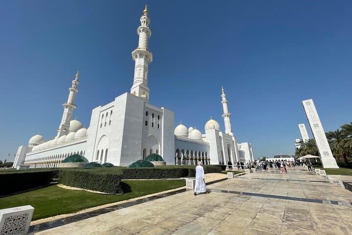 Day trip to Abu Dhabi from Dubai: Sheikh Zayed Mosque, Emirates Palace & Heritage Village photo 5